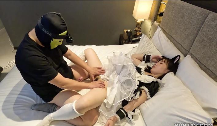 Hầu gái nghe lời chủ được thưởng chim